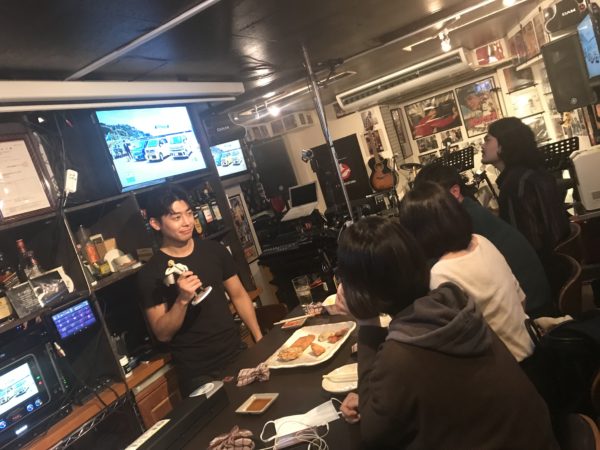 28歳の誕生日にみんなが集まってくれました。